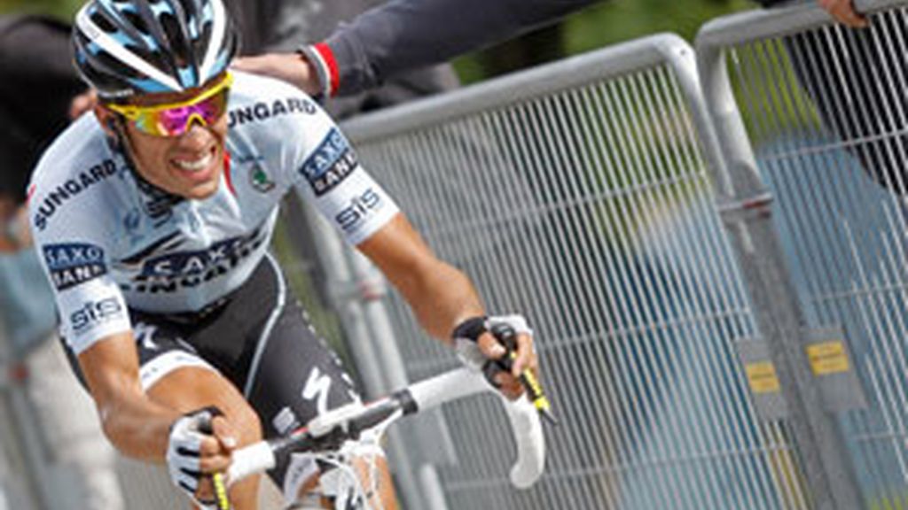 Alberto Contador durante la subida al Alpe d'Huez el pasado Tour de Francia. Foto: GTres