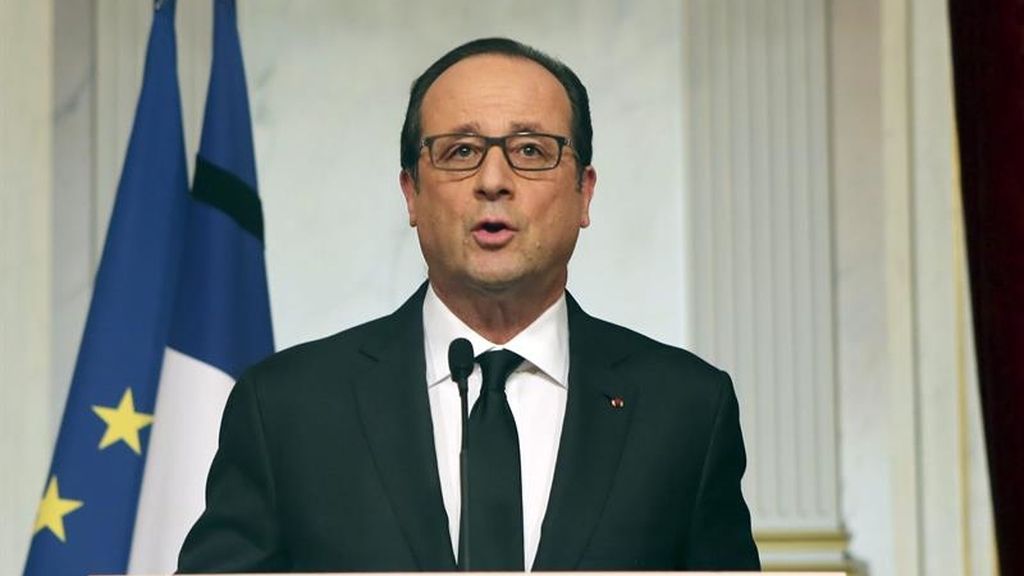 Hollande pide a los franceses "vigilancia, unidad y movilización"