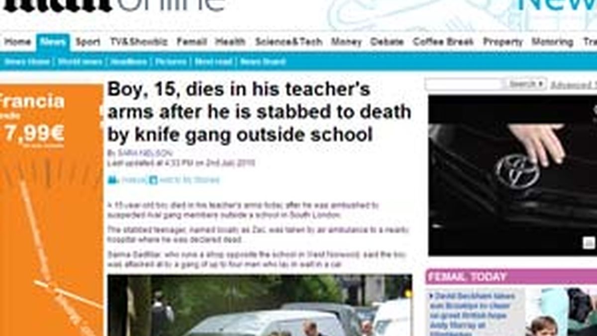 El chico, de 15 años, murió en la puerta de su escuela.