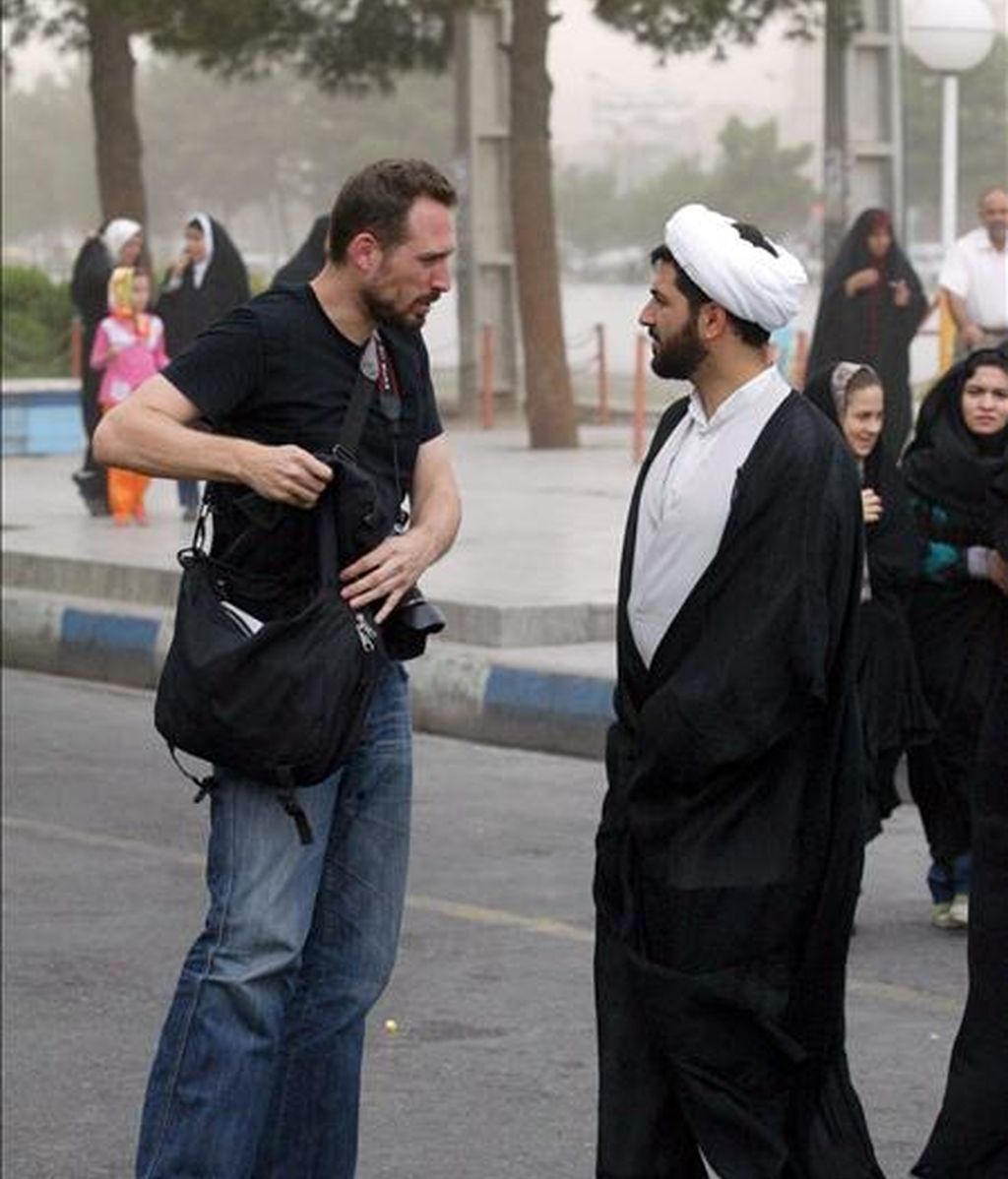 Fotografía cedida por "The Washington Times" del periodista Iason Athanasiadis, arrestado recientemente por las autoridades iraníes. EFE/THE WASHINGTON TIMES