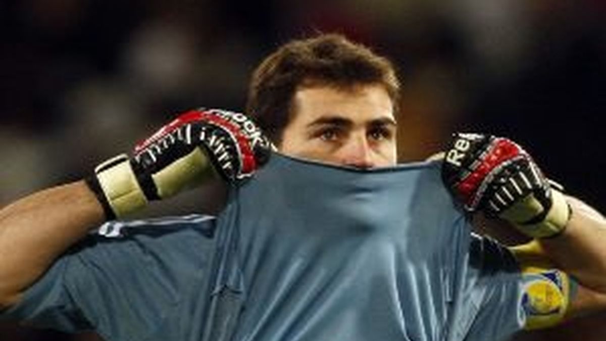 Casillas se lamenta tras la derrota. Foto: EFE