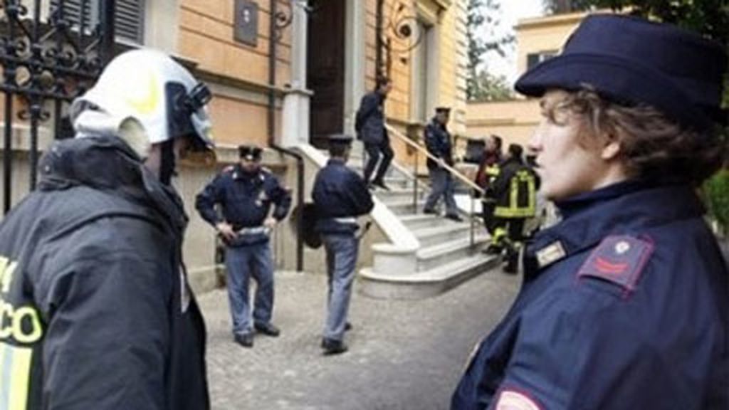 Dos bombas estallan en Italia