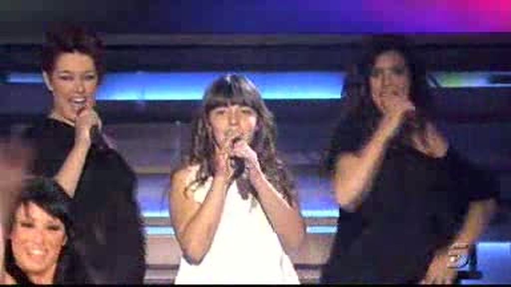Elia canta 'Mercy'