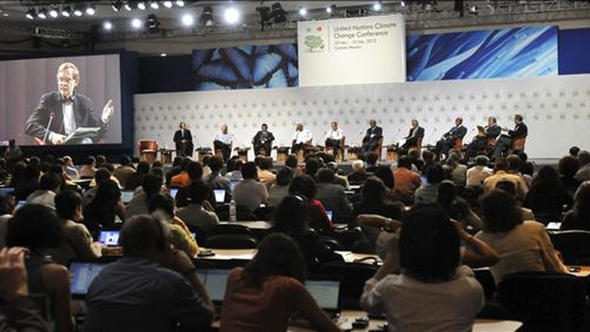 Vista general del foro "La lucha en contra del cambio Climatico: Cuál será nuestro legado?", en el marco de la XVI Conferencia de las Partes de la ONU sobre Cambio Climático en Cancún (México). EFE