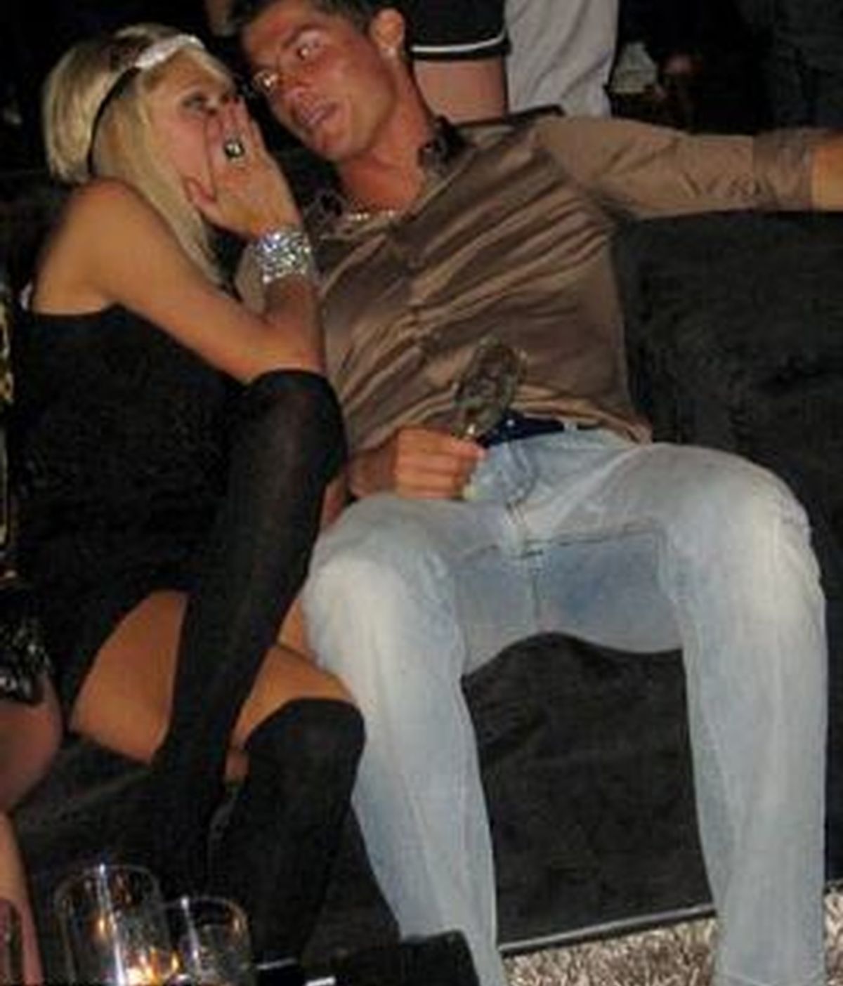 La nueva pareja, Paris Hilton y Cristiano Ronaldo ,  en la divertida noche que se pasaron en un club VIP de Los Angeles.
