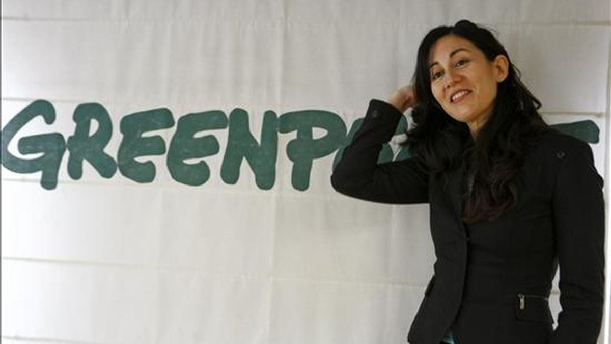 La periodista Miren Gutiérrez, donostiarra de 44 años, durante la entrevista concedida a Efe, la primera como directora ejecutiva de Greenpeace España, en la que ha subrayado que "el cambio de modelo energético pondría a España en la vanguardia del medio ambiente y serviría para estimular la economía". EFE