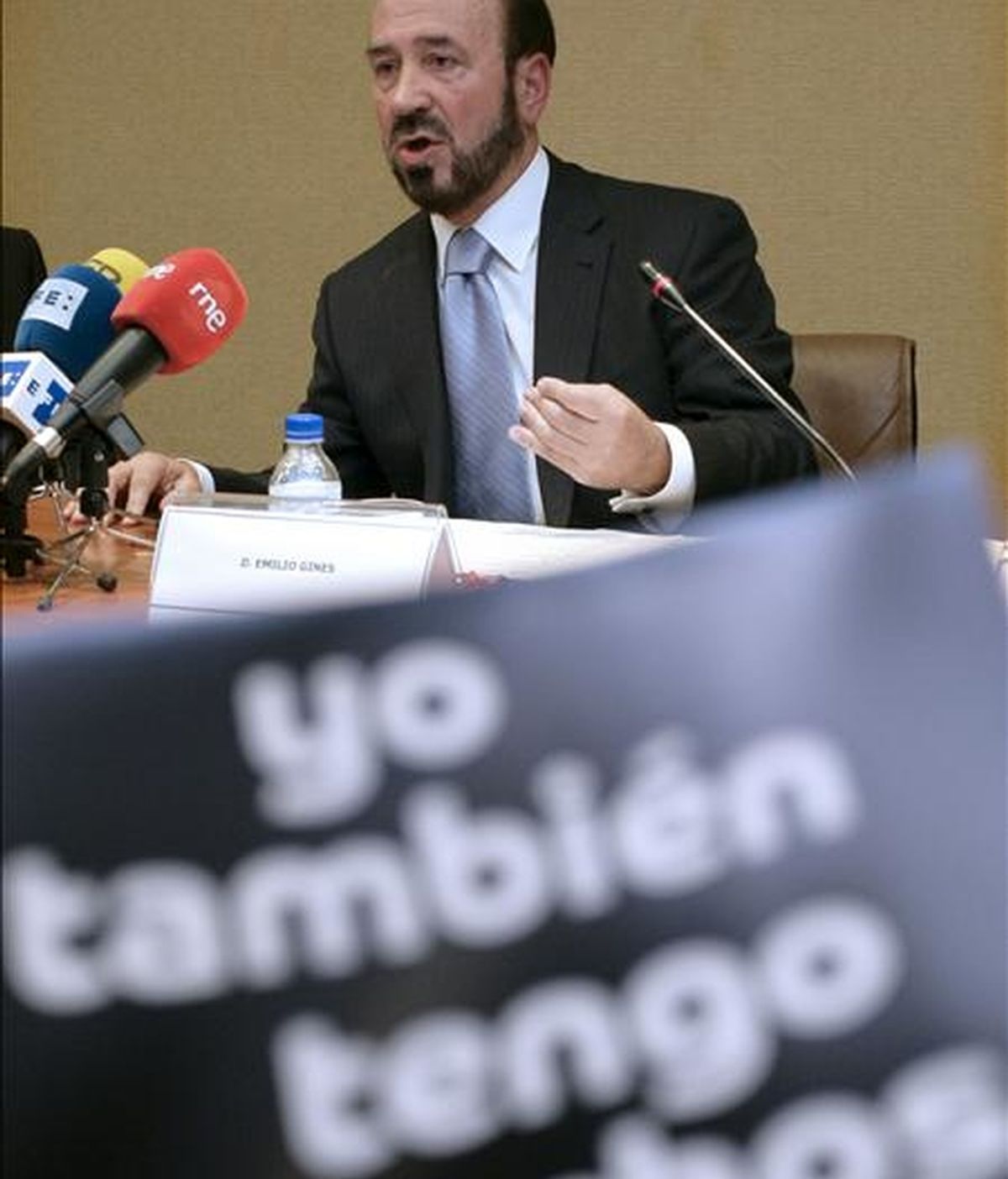 El abogado español Emilio Ginés, durante la rueda de prensa ofrecida hoy en Madrid. EFE