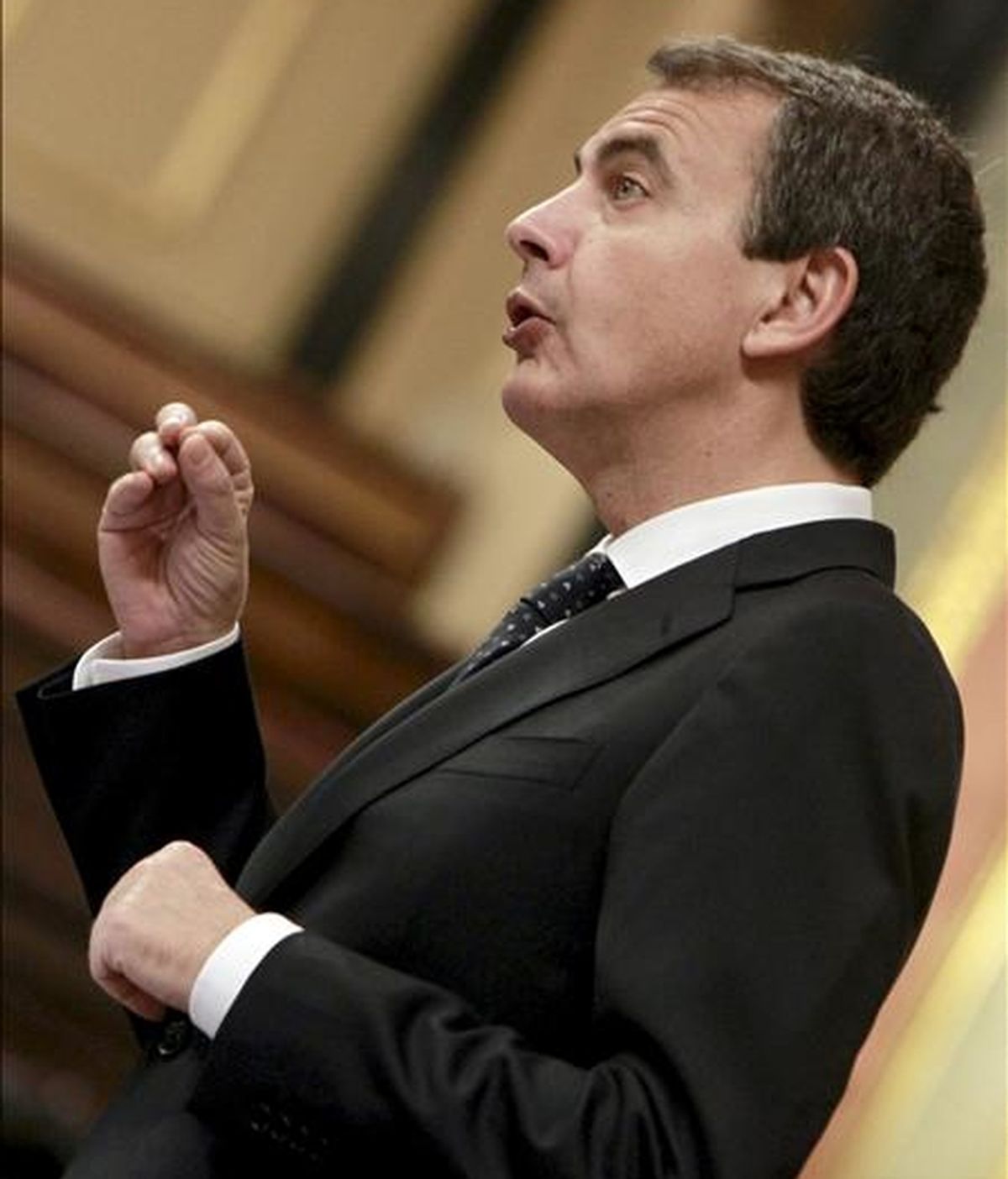 El presidente del Gobierno, José Luis Rodríguez Zapatero, durante su intervención ante el pleno del Congreso. EFE/Archivo El presidente del Gobierno, José Luis Rodríguez Zapatero, durante su intervención ante el pleno del Congreso. EFE/Archivo