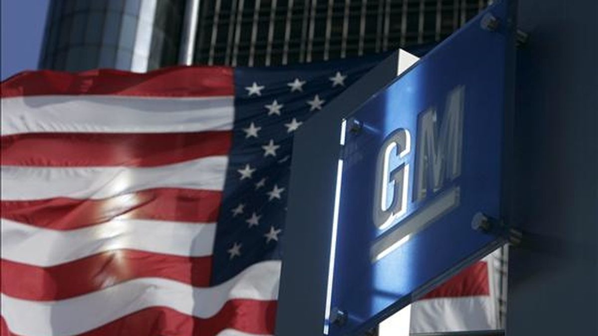 General Motors anunció hoy que reducirá el personal de sus plantas de producción en 10.000 personas durante el 2009. EFE/Archivo