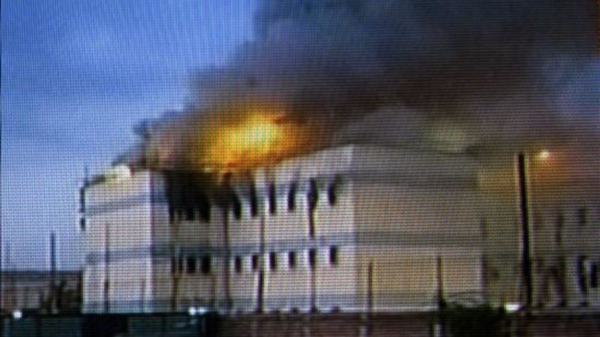 Imagen capturada de un vídeo del incendio en la cárcel de San Miguel en Santiago (Chile) en la que 81 reclusos murieron. EFE
