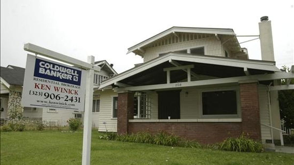 El precio medio de venta de viviendas bajó un 16,8 por ciento con respecto al año anterior. EFE/Archivo