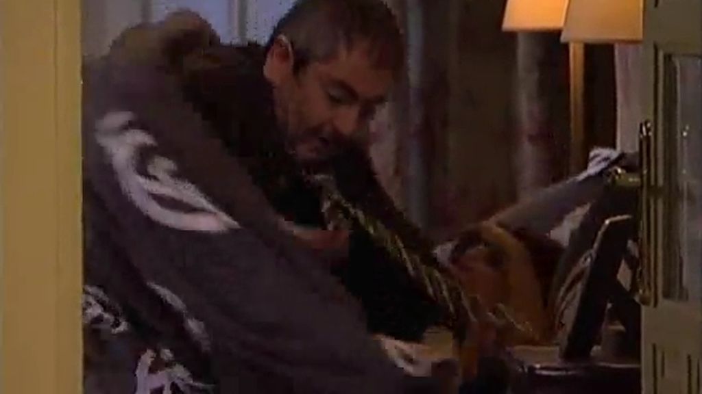 Roberto cambia el sexo por el fútbol