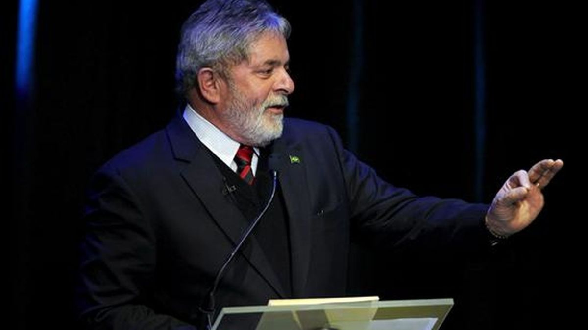 "No queremos exportar tan solo crudo. Queremos exportar derivados con mayor valor agregado, con más inversión tecnológica, para que podamos ganar más dinero", dijo el presidente de Brasil, Luiz Inácio Lula da Silva. EFE/Archivo