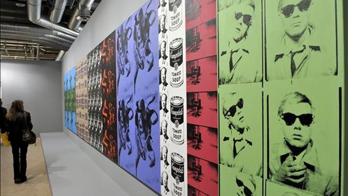 La obra 'Big Retrospective Painting' (1979), del Andy Warhol, en la exposición Art 40 Basel, en Basilea (Suiza). Art 40 Basel presenta obras de más de trescientas galerías de arte punteras de todo el mundo. Las obras de más de 2.500 artistas contemporáneos estarán expuestas entre el 10 y el 14 de junio. EFE