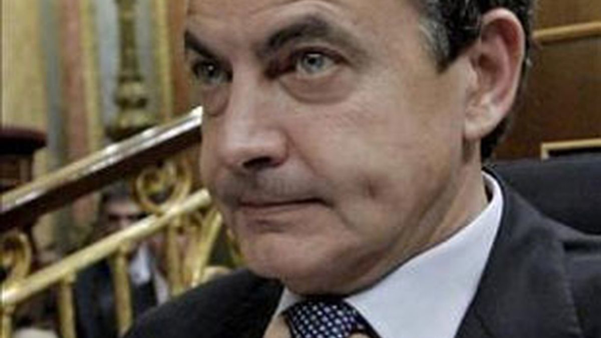 El presidente del Gobierno, José Luis Rodríguez Zapatero, durante la sesión de control al Ejecutivo en el Congreso. Vídeo: Informativos Telecinco