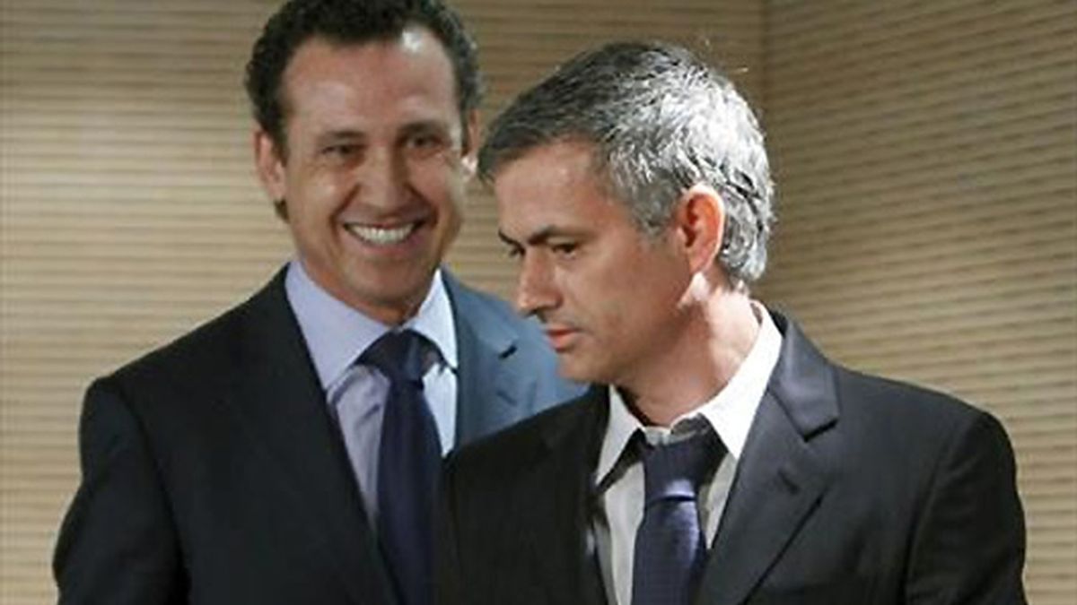 Mourinho y Valdano, condenados a entenderse. VÍDEO: Informativos Telecinco. Mourinho y Valdano, condenados a entenderse. VÍDEO: Informativos Telecinco.