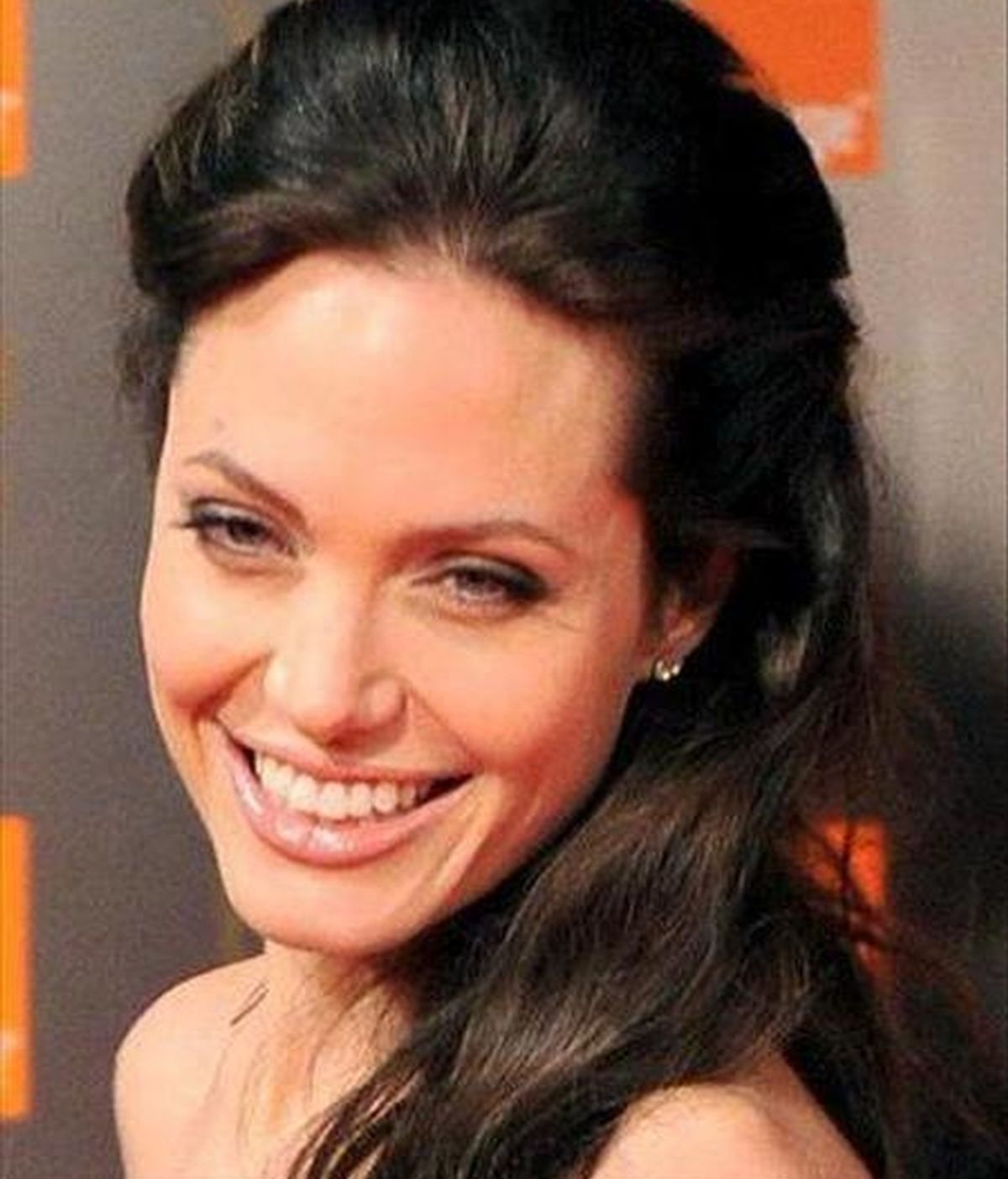 Jolie fue la absoluta ganadora con un 58 por ciento de los votos, seguida a una larga distancia por Bündchen, que consiguió el 9 por ciento, y Halle Berry, en tercer lugar, con el 4 por ciento. EFE/Archivo