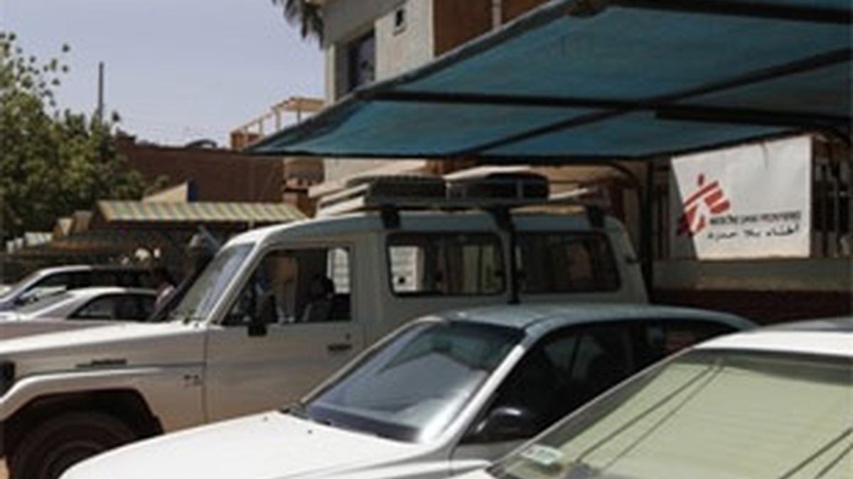 Imagen de archivo de unos vehículos de la ong Médicos sin Fronteras. Foto: AP