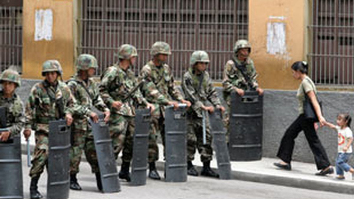 Los seguiodres de Zelaya convocan una huelga general en Honduras. Vídeo: Informativos Telecinco