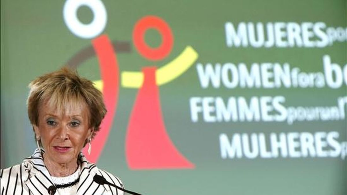 La vicepresidenta primera, María Teresa Fernández de la Vega, durante su intervención en la inauguración del Foro Internacional sobre salud sexual y reproductiva, que reúne en Madrid a unas 150 expertas africanas y españolas. EFE