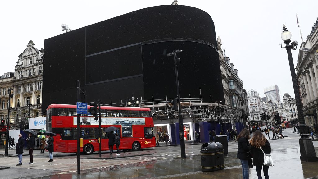 Piccadilly Circus se apaga hasta el próximo otoño por primera vez en 70 años Piccadilly Circus se apaga hasta el próximo otoño por primera vez en 70 años