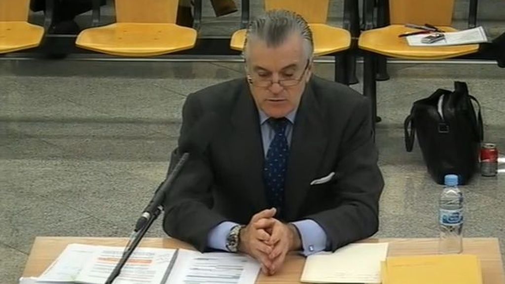 Cambio de estrategia: Bárcenas no tira de la manta