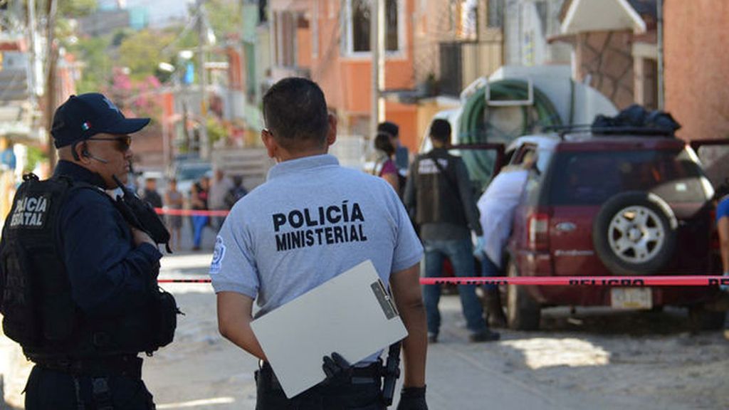 Hallan seis cuerpos decapitados en una furgoneta en México