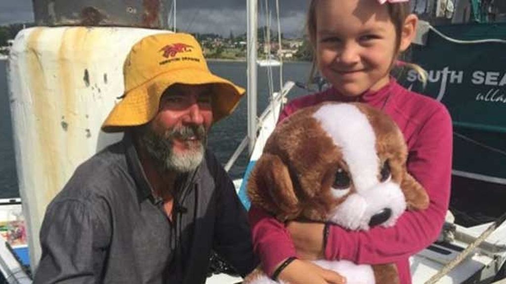 Un padre y su hija de seis años, un mes perdidos en el mar de Tasmania