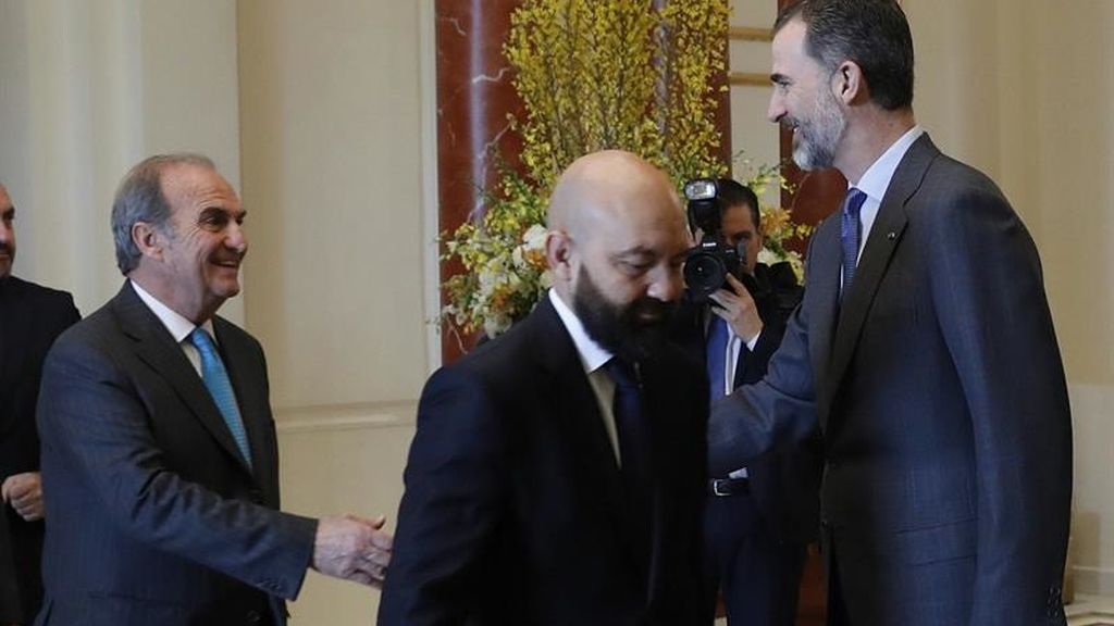 Felipe VI se reúne con los empresarios españoles en Arabia Saudí