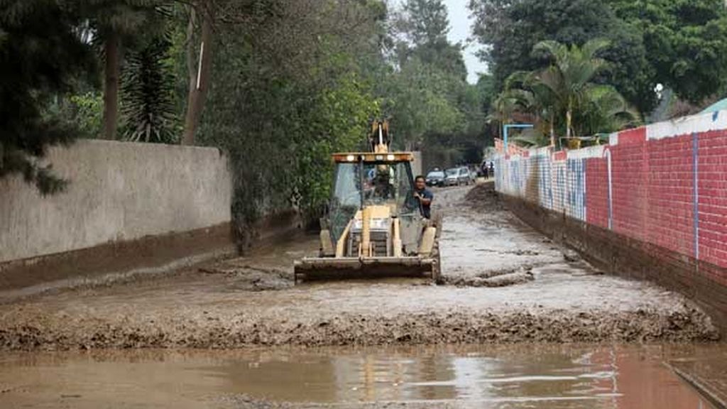Inundaciones y corrimientos de tierra por las intensas lluvias en Perú