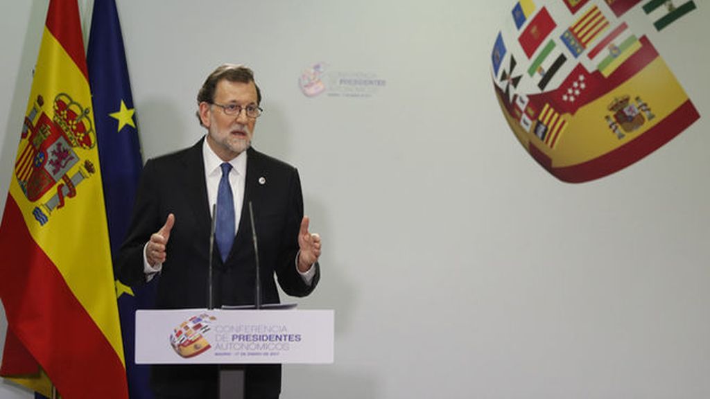 Rajoy y los presidentes acuerdan reformar el sistema de financiación autonómica