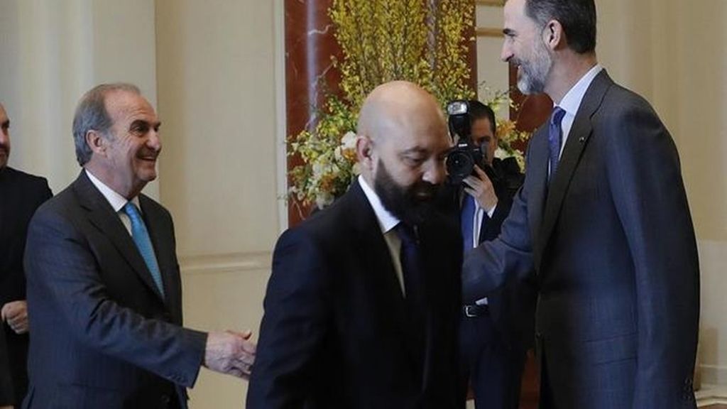 Felipe VI se reúne con los empresarios españoles en Arabia Saudí