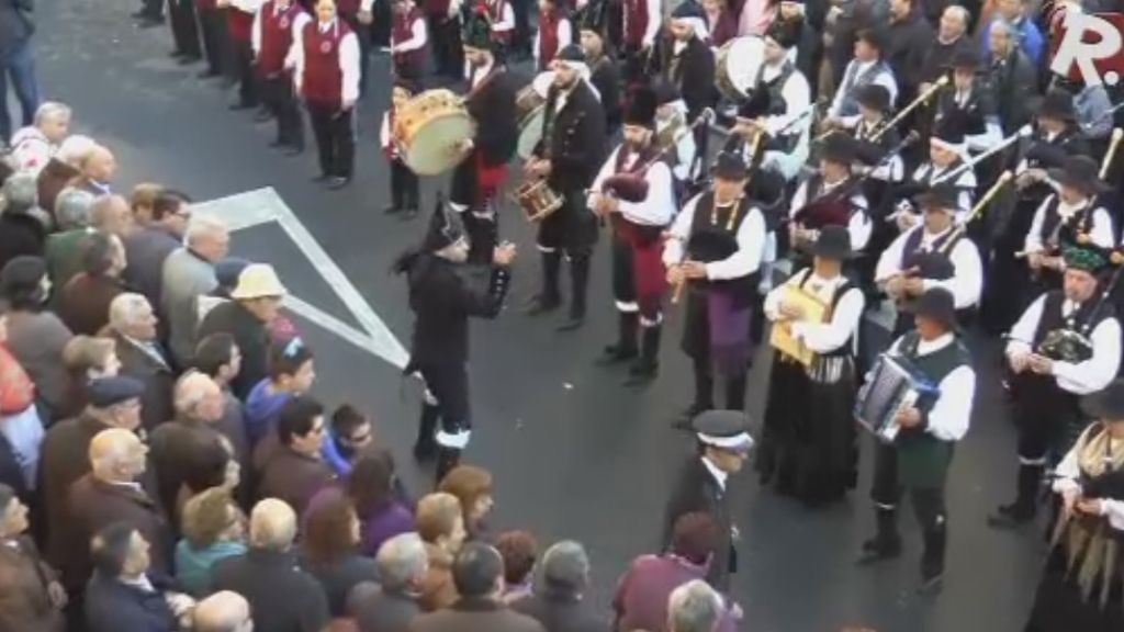 Así suena la sorprendente y viral versión gaitera de 'Thunderstruck', de AC/DC