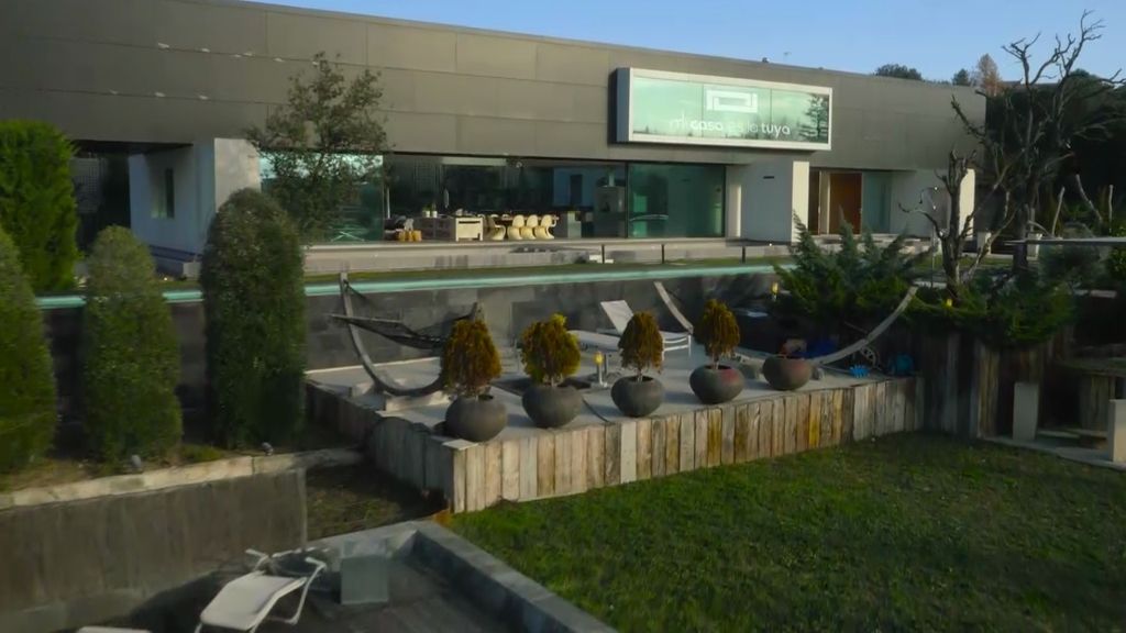 La búsqueda de residencia de Bertín comienza con un lujoso chalet