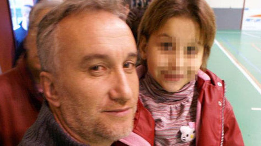 Los Mossos encuentran fotos de "carácter sexual" de Nadia en un 'pendrive' del padre