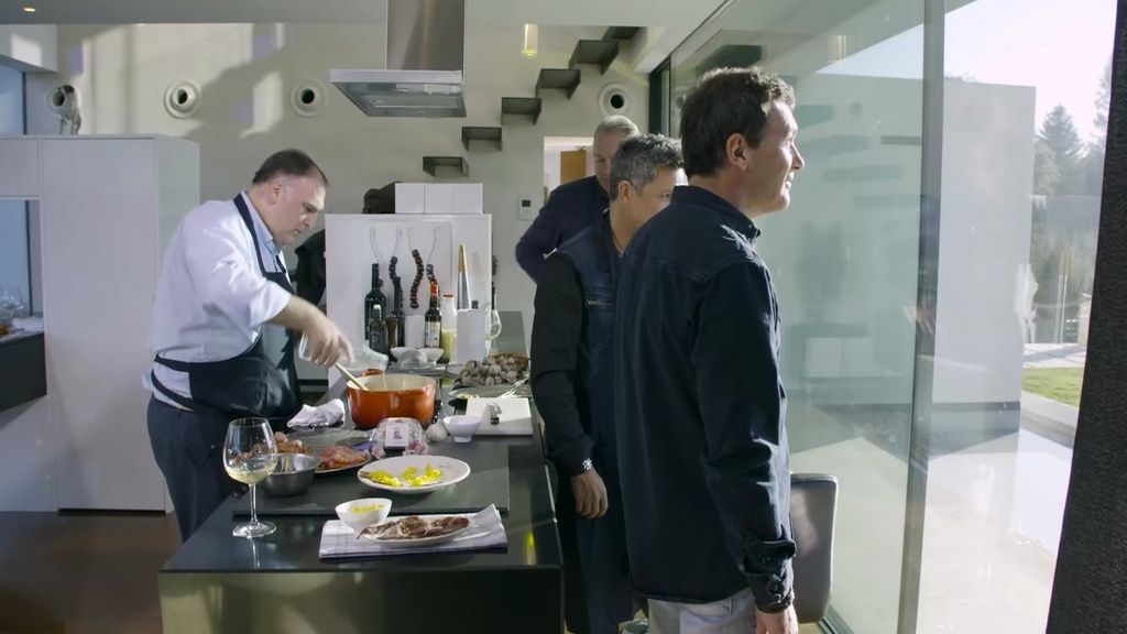 La búsqueda de residencia de Bertín comienza con un lujoso chalet