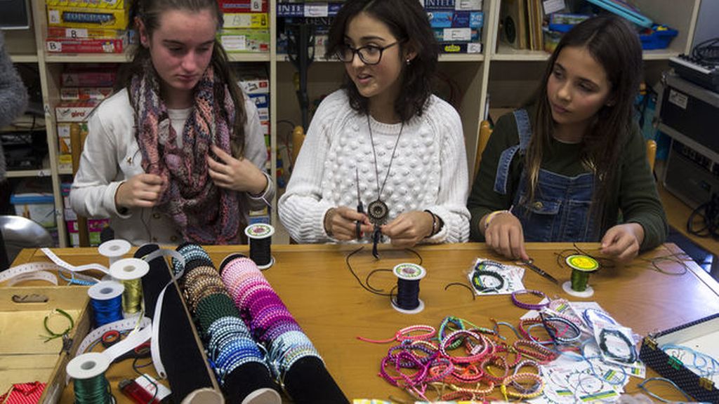 Una niña con leucemia recauda un millón de euros con ‘pulseras solidarias’