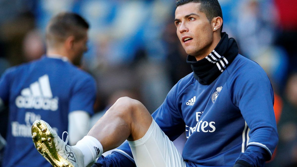 Las botas de lujo de Cristiano para brindar el Balón de Oro al Bernabéu