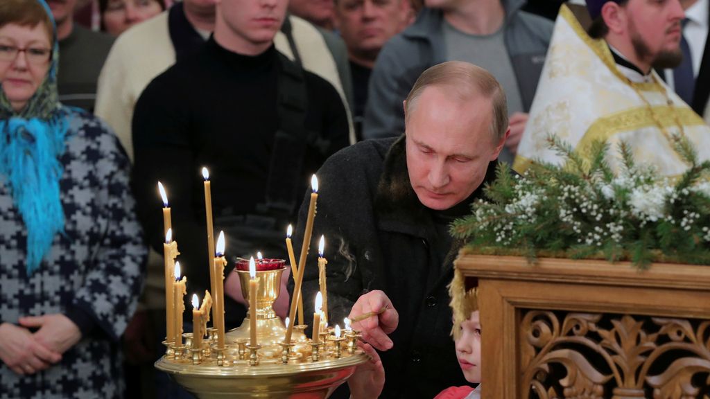 Los cristianos ortodoxos rusos dan la bienvenida a la Navidad