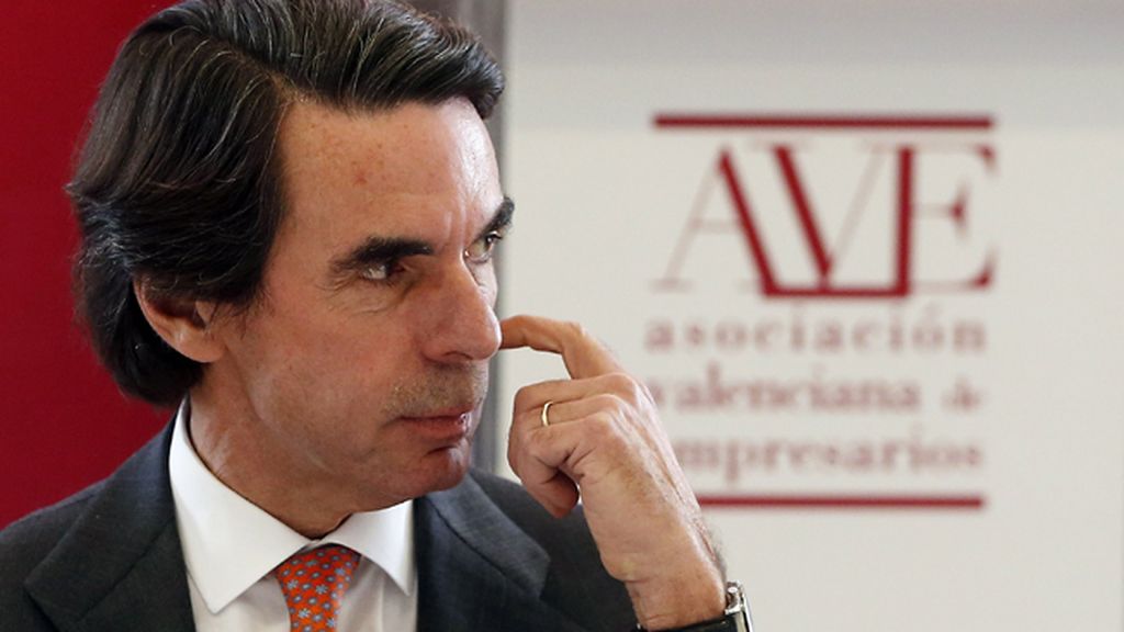 Aznar critica a Rajoy por su modelo "incompleto" de recuperación económica
