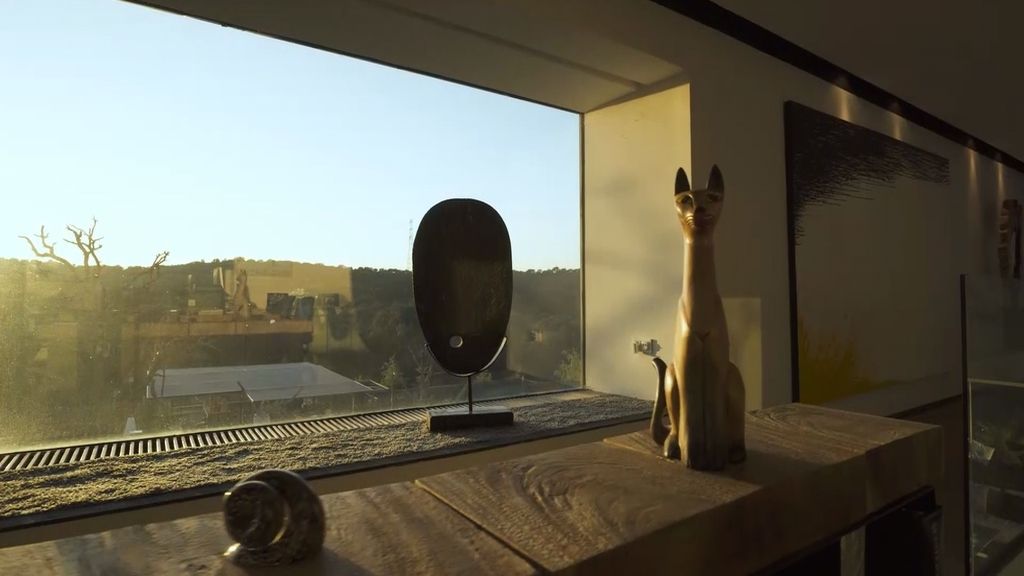 La búsqueda de residencia de Bertín comienza con un lujoso chalet