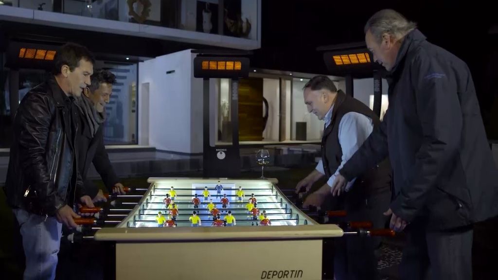 La búsqueda de residencia de Bertín comienza con un lujoso chalet