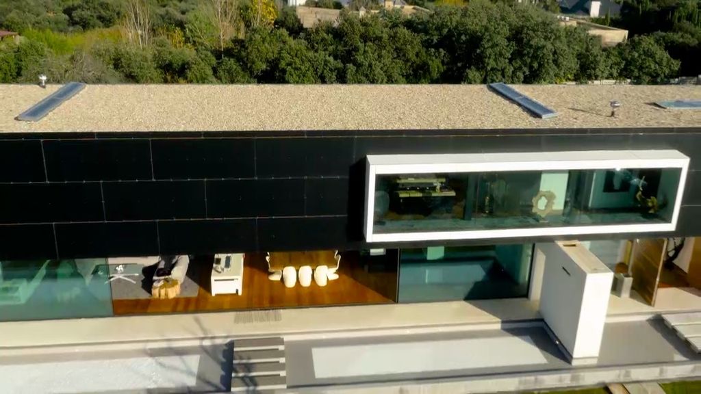 La búsqueda de residencia de Bertín comienza con un lujoso chalet