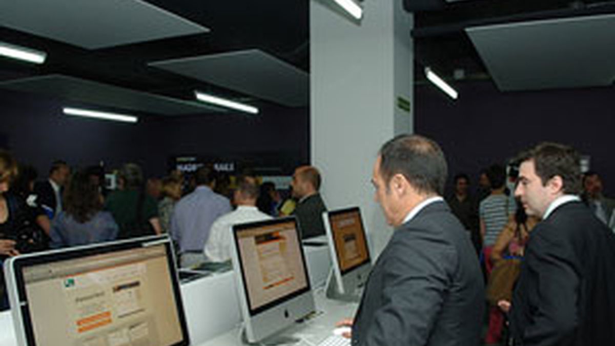 El centro inaugurado en Vicálvaro cuenta con las últimas tecnologías puestas al servicio de los ciudadanos.