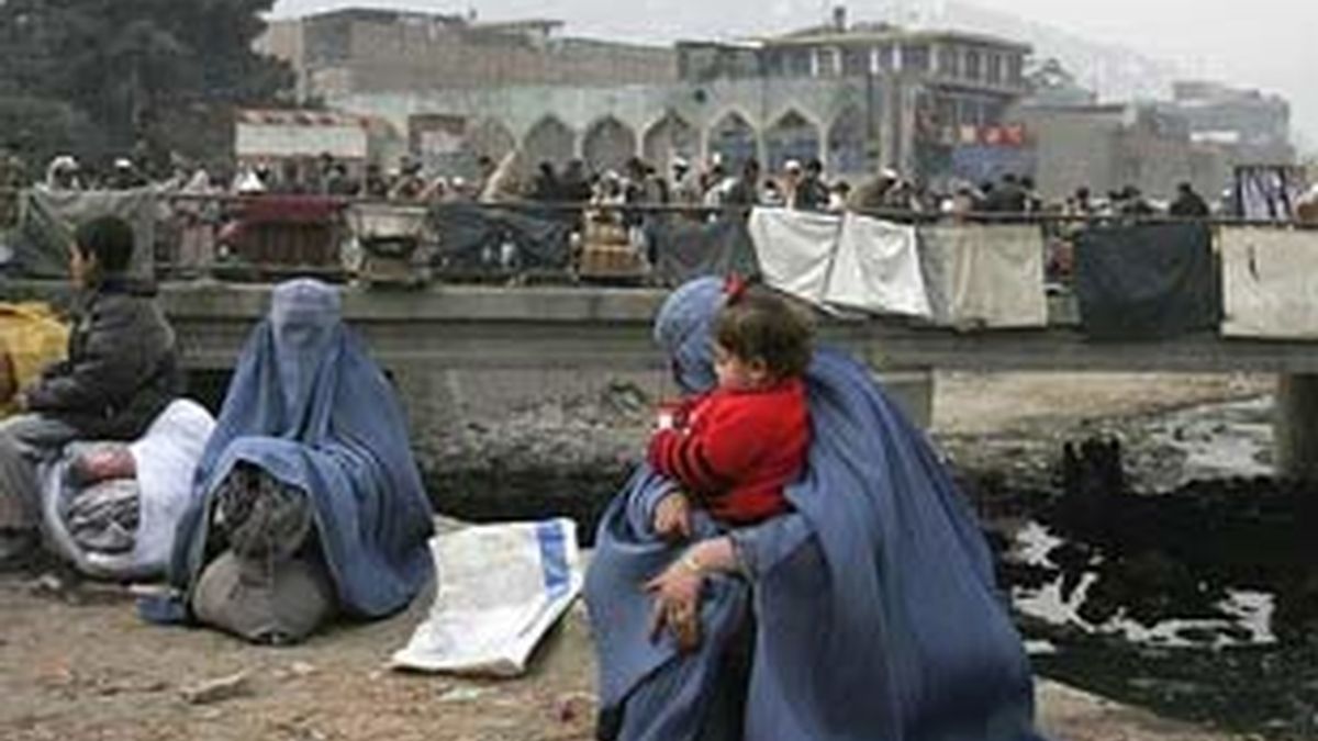 Imagen de archivo de varias mujeres afganas en Kabul. Foto: AP.