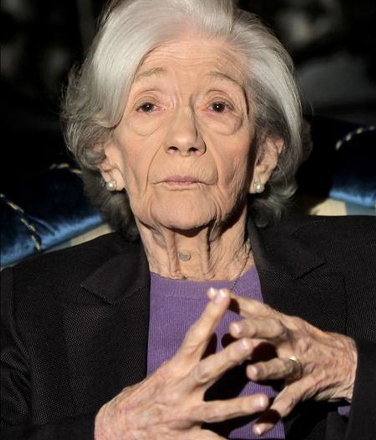 La escritora catalana Ana María Matute, de 85 años, durante la rueda de prensa celebrada ayer tarde en Barcelona tras haber sido galardonada con el Premio Cervantes 2010. EFE