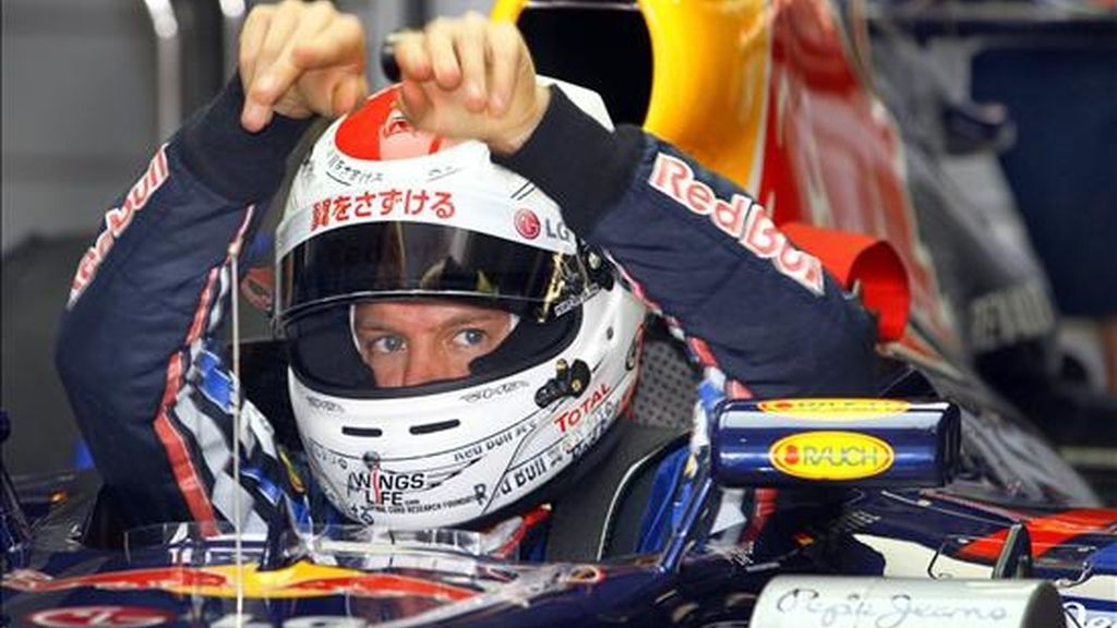 El corredor alemán Sebastian Vettel, del equipo Red Bull Racing de Fórmula 1, se prepara, para las sesiones de prácticas en el circuito de Suzuka (Japón). EFE El corredor alemán Sebastian Vettel, del equipo Red Bull Racing de Fórmula 1, se prepara, para las sesiones de prácticas en el circuito de Suzuka (Japón). EFE