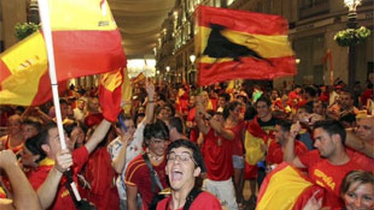 Miles de personas se han concentrado en el centro de las ciudades españolas. Vídeo: Informativos Telecinco