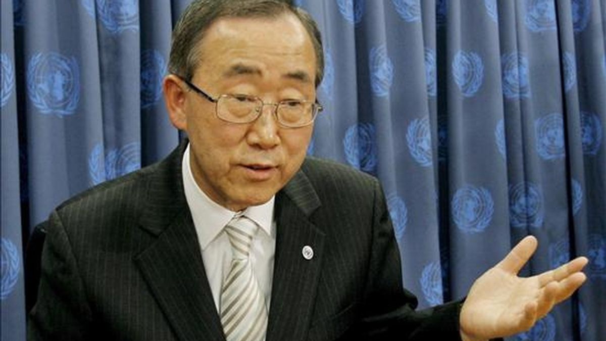 El secretario general de la ONU, Ban Ki-moon, aseguró que Naciones Unidas busca constantemente cómo avanzar en este objetivo: "A veces optamos por alzar la voz, alta y públicamente. En otras ocasiones, vemos que el camino de la diplomacia algo menos pública parece mejor". EFE/Archivo