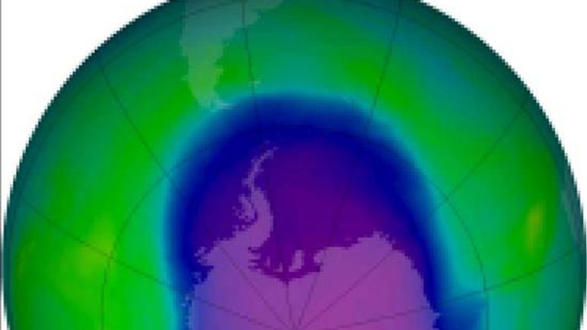 Imagen de satélite facilitada por la NASA de la capa de ozono de la tierra sobre la Antártida. EFE/NASA/Archivo